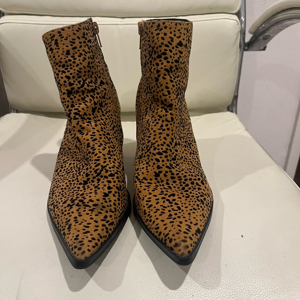 Qupid Faux Cheetah Leopard Pointy Booties Ankle Boots